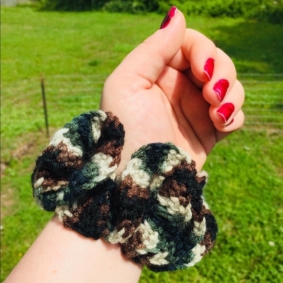 Handmade crocheted scrunchies - Picture 2 of 4
